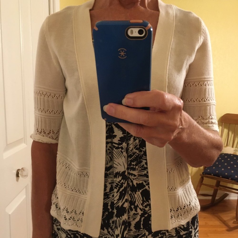 Liz Claiborne White Shrug size S NWOT